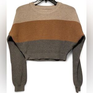 XS tri-color tapered Hollister cropped sweater.